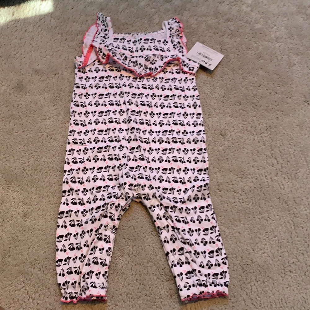Carter’s 3-6 month jumpsuit/romper brand new.
